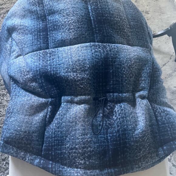 Levi's Women's Blue Plaid Cinch Waist Puffer Jacket - Picture 5 of 15